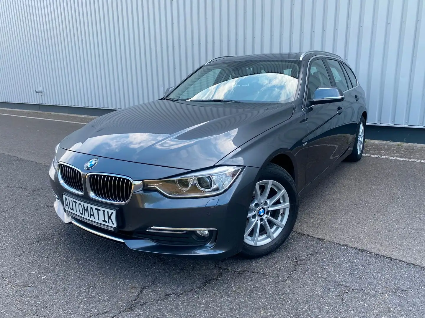 BMW 320 d Touring Leder Panorama Kamera TÜV NEU SrWr Grigio - 1