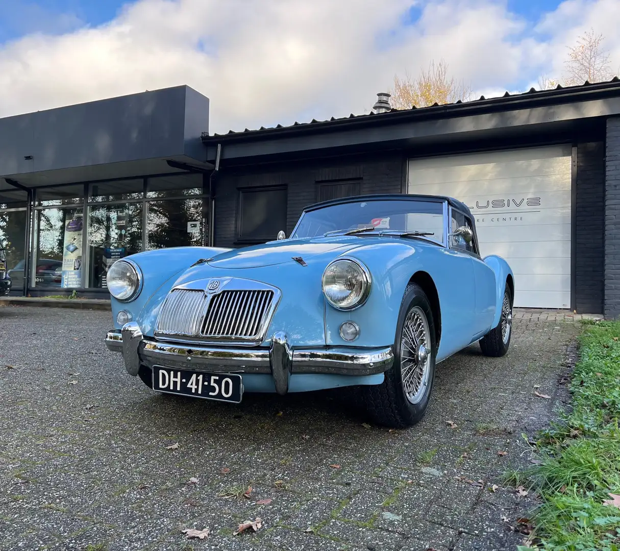 MG MGA Roadster / 1500 / Concoursstaat Blue - 1
