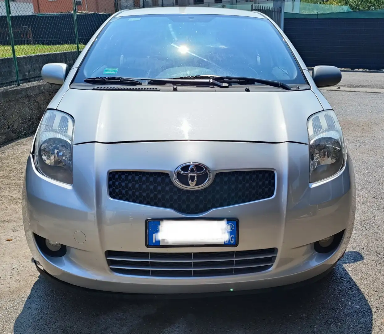Toyota Yaris 3p 1.3 benzina Clima Servo MOTORE ROTTO - 1
