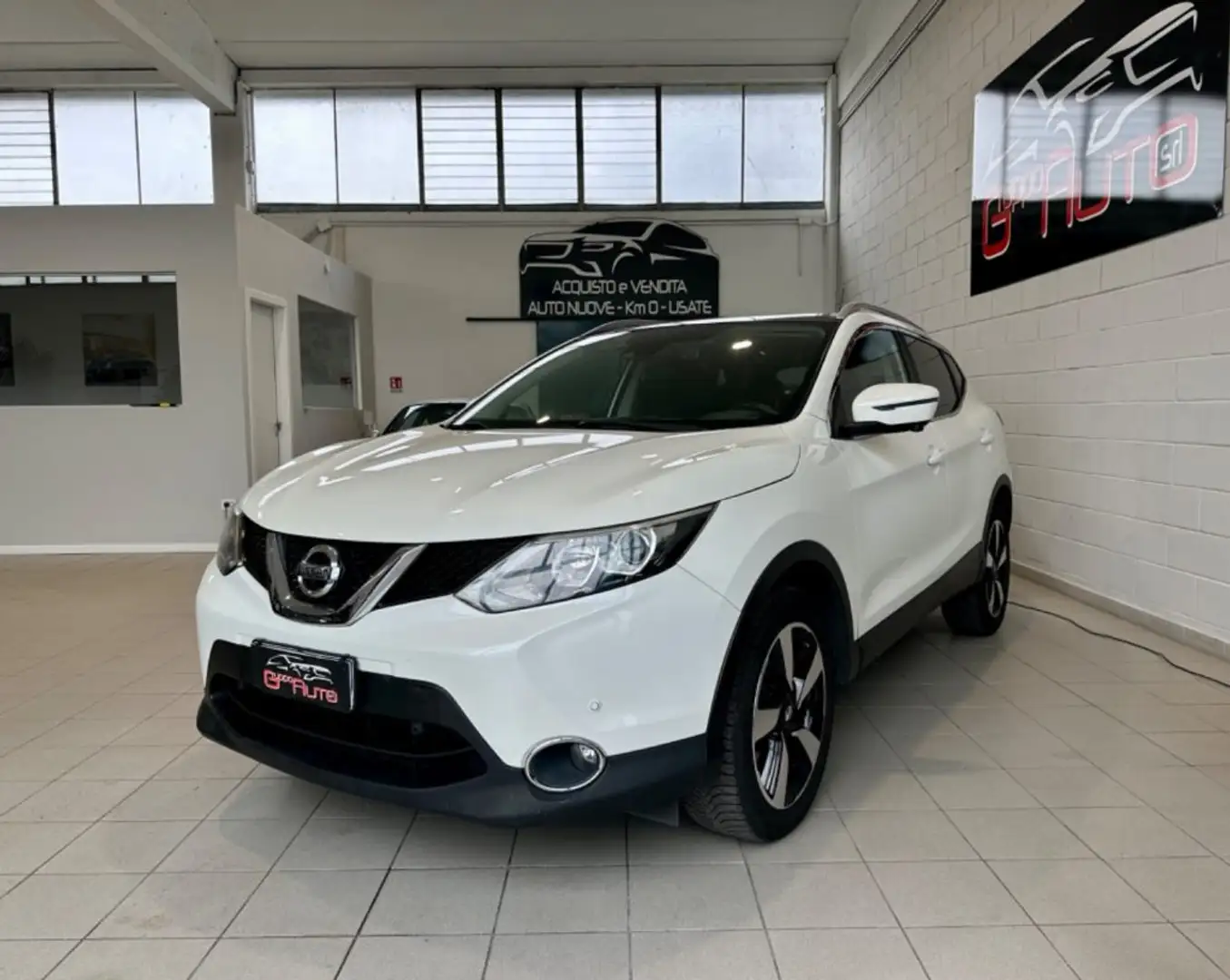 Nissan Qashqai 1.5 dCi N-Connecta *NEOPATENTATI*TETTO PANO*360* Weiß - 1
