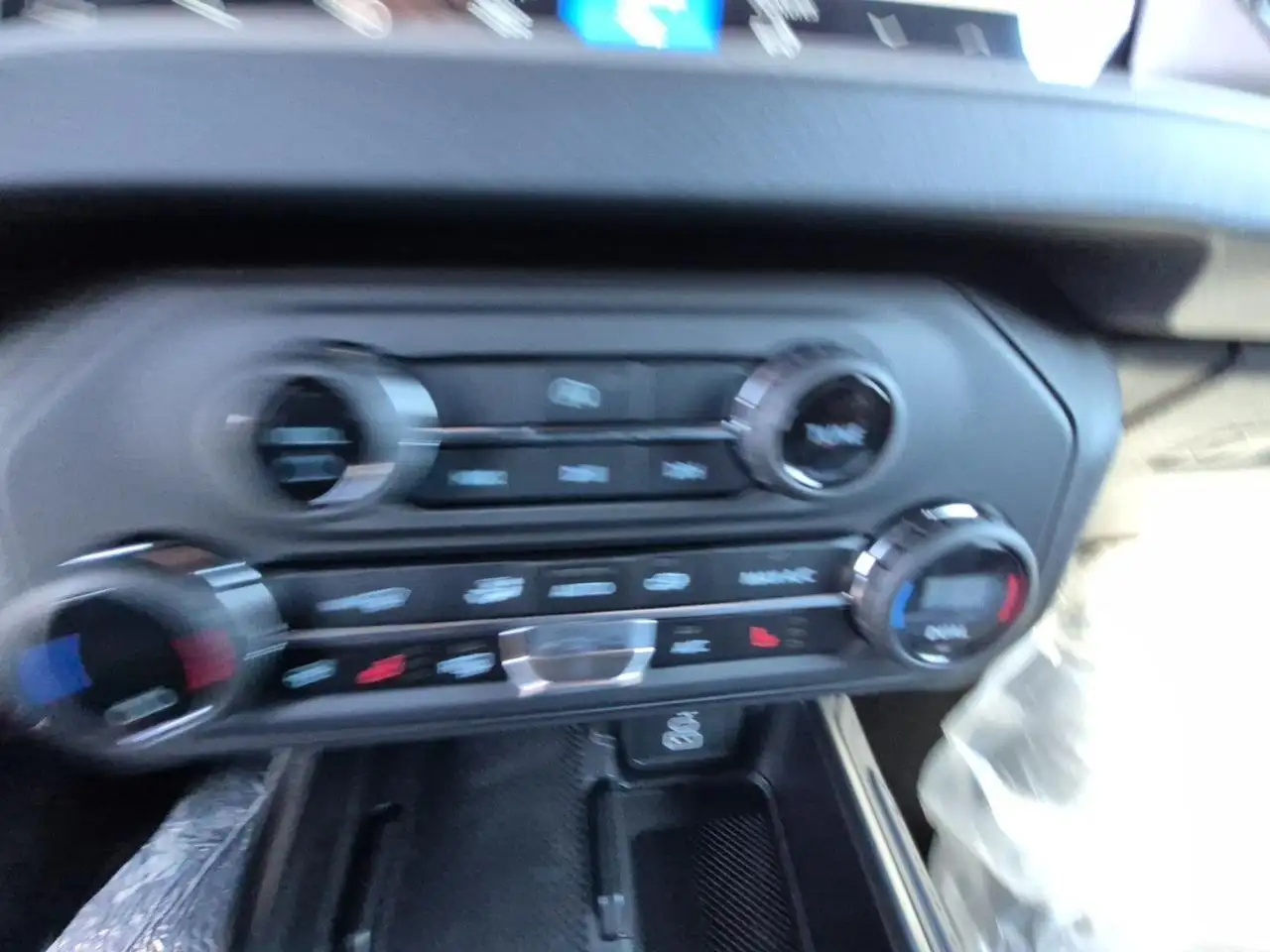 Ford Bronco снимка Ford Bronco