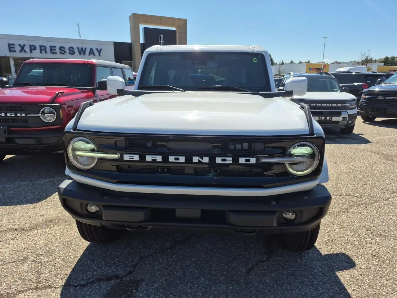 Ford Bronco снимка Ford Bronco