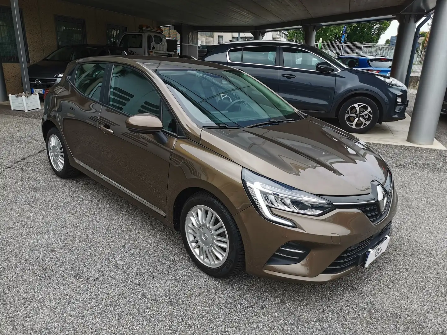 Renault Clio 1.0 tce Life 100cv ADATTA A NEOPATENTATI Bronze - 1
