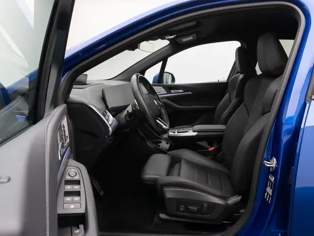 BMW 2 Series view 19