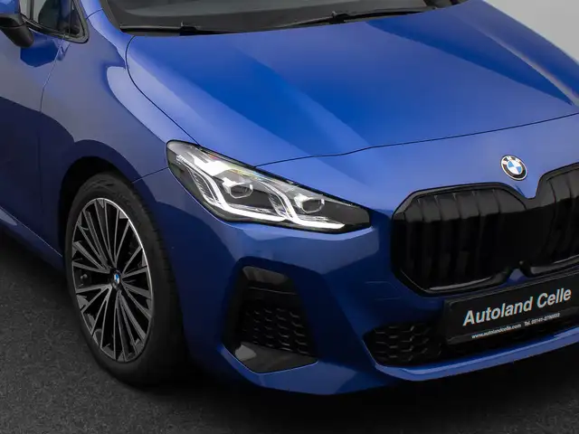 BMW 2 Series view 18