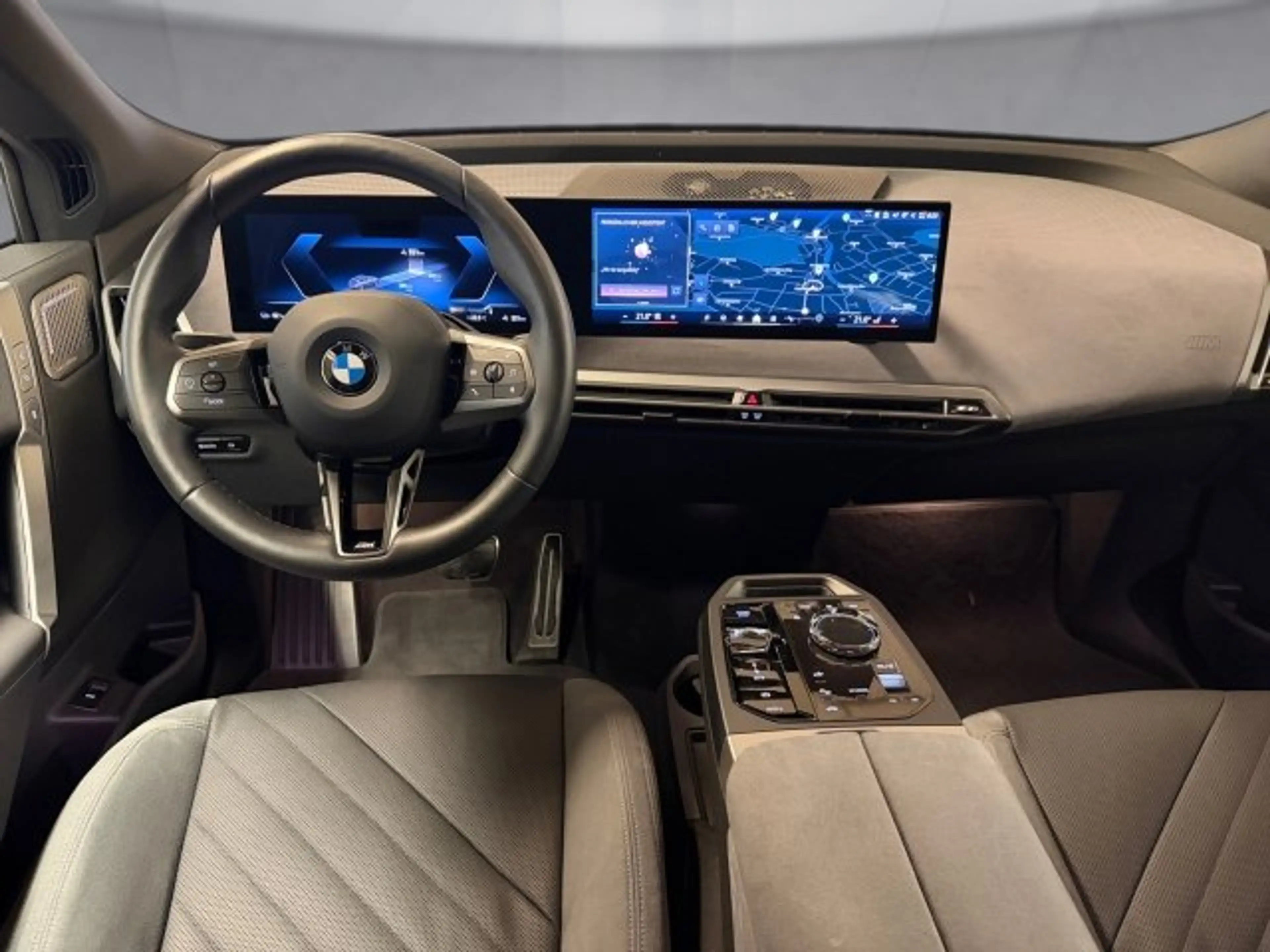 BMW iX xDrive60 — photo 9