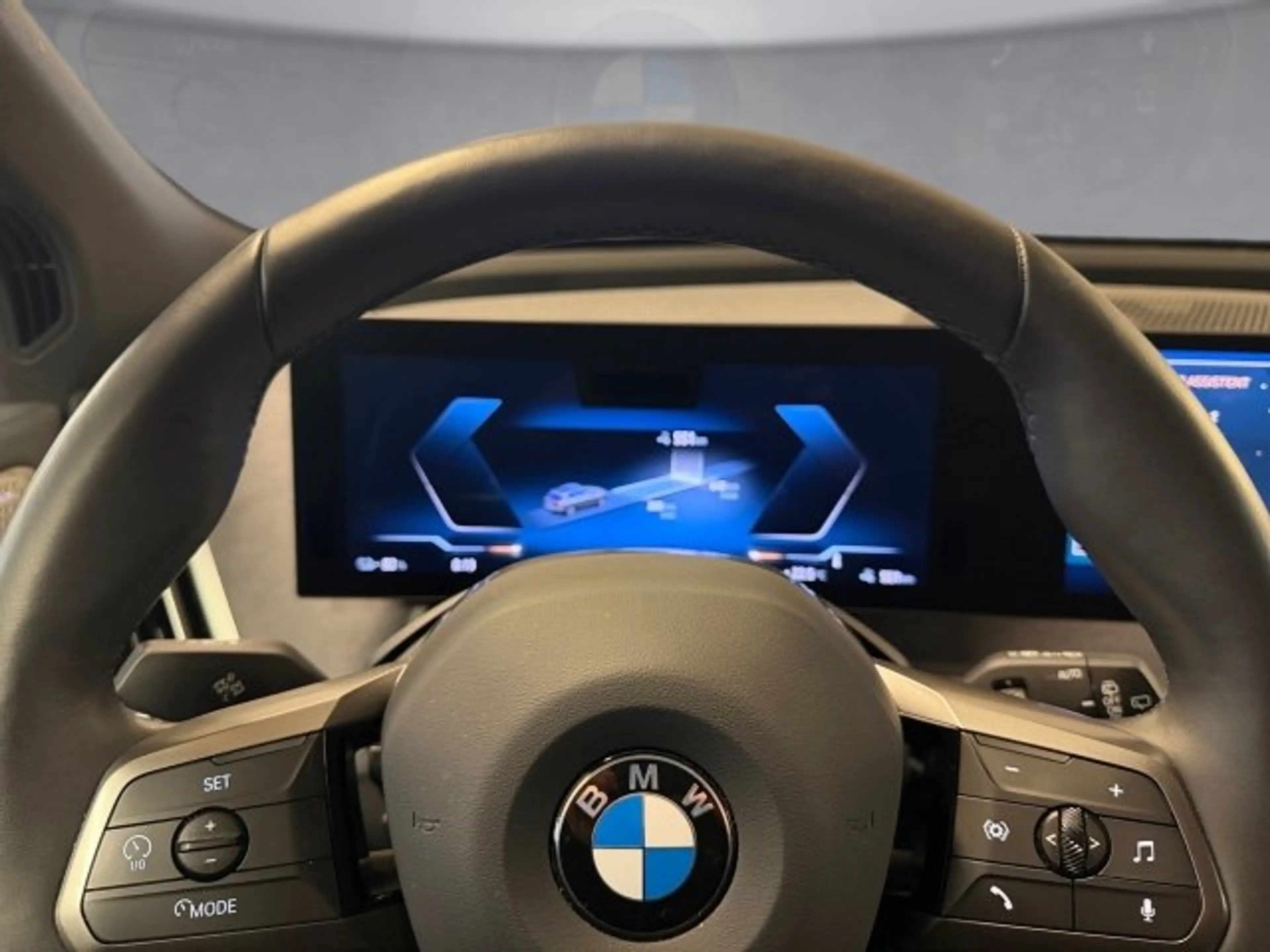 BMW iX xDrive60 — photo 10