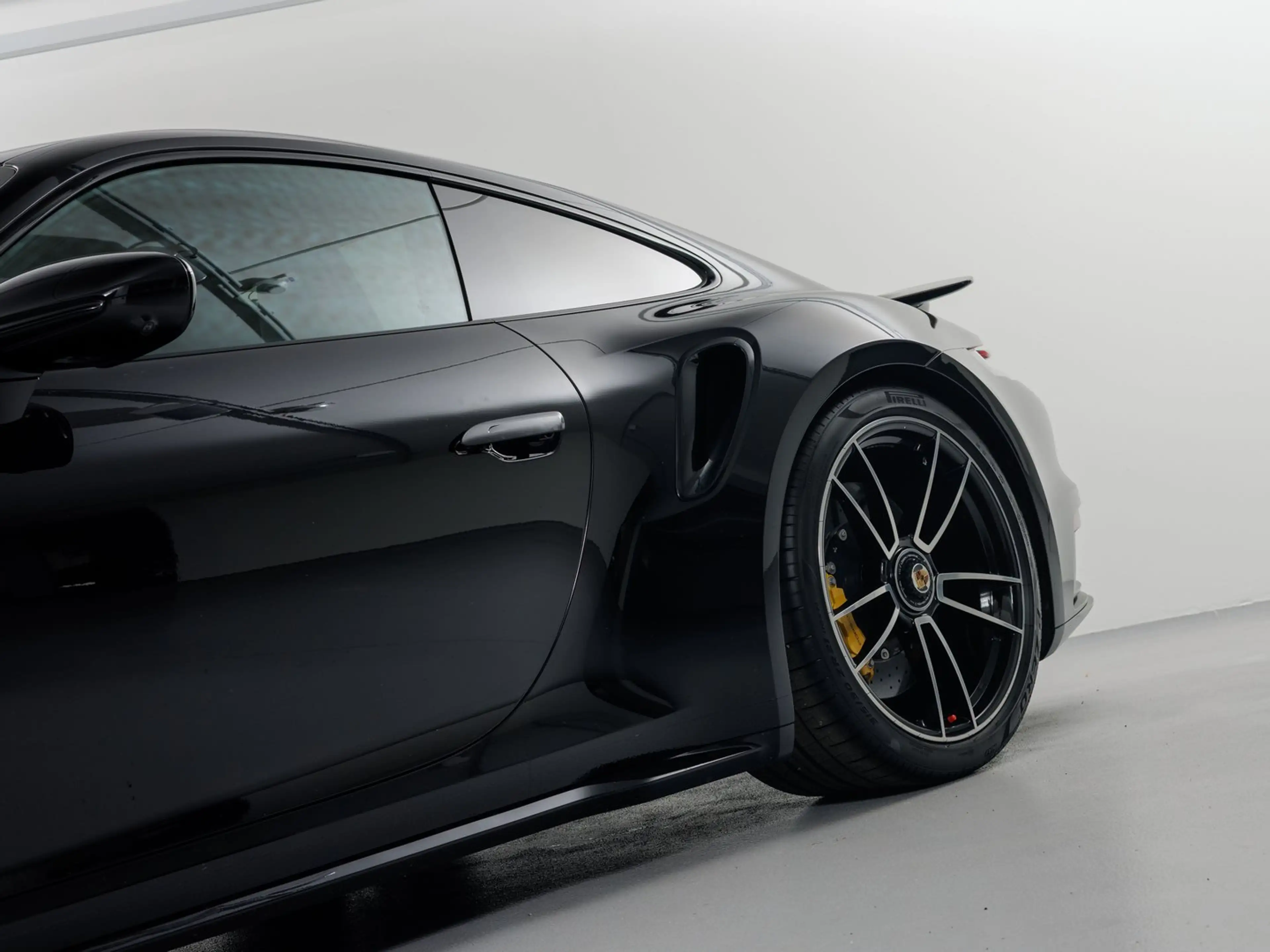 Porsche 911 Turbo S — photo 9