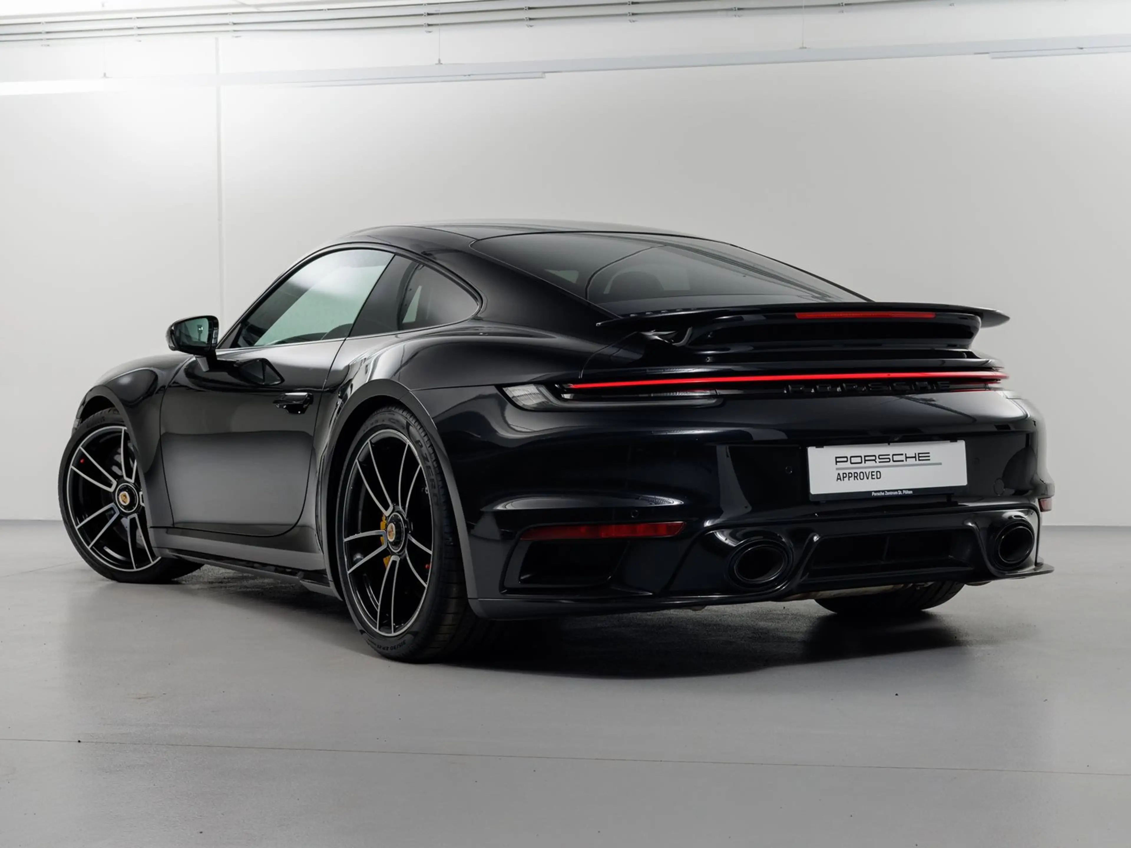 Porsche 911 Turbo S — photo 13