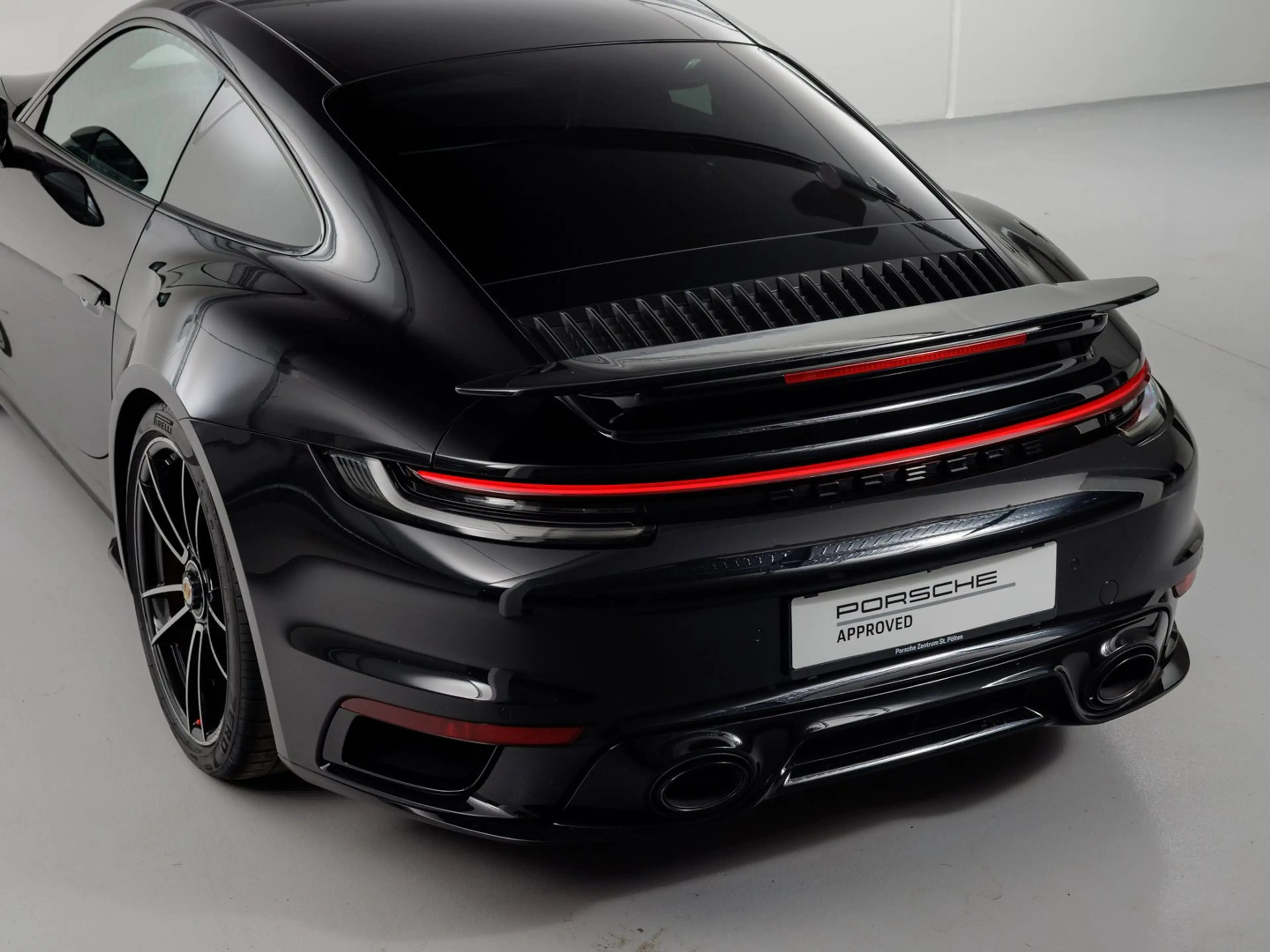 Porsche 911 Turbo S — photo 15