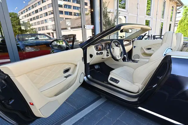 Bentley Continental GTC view 2
