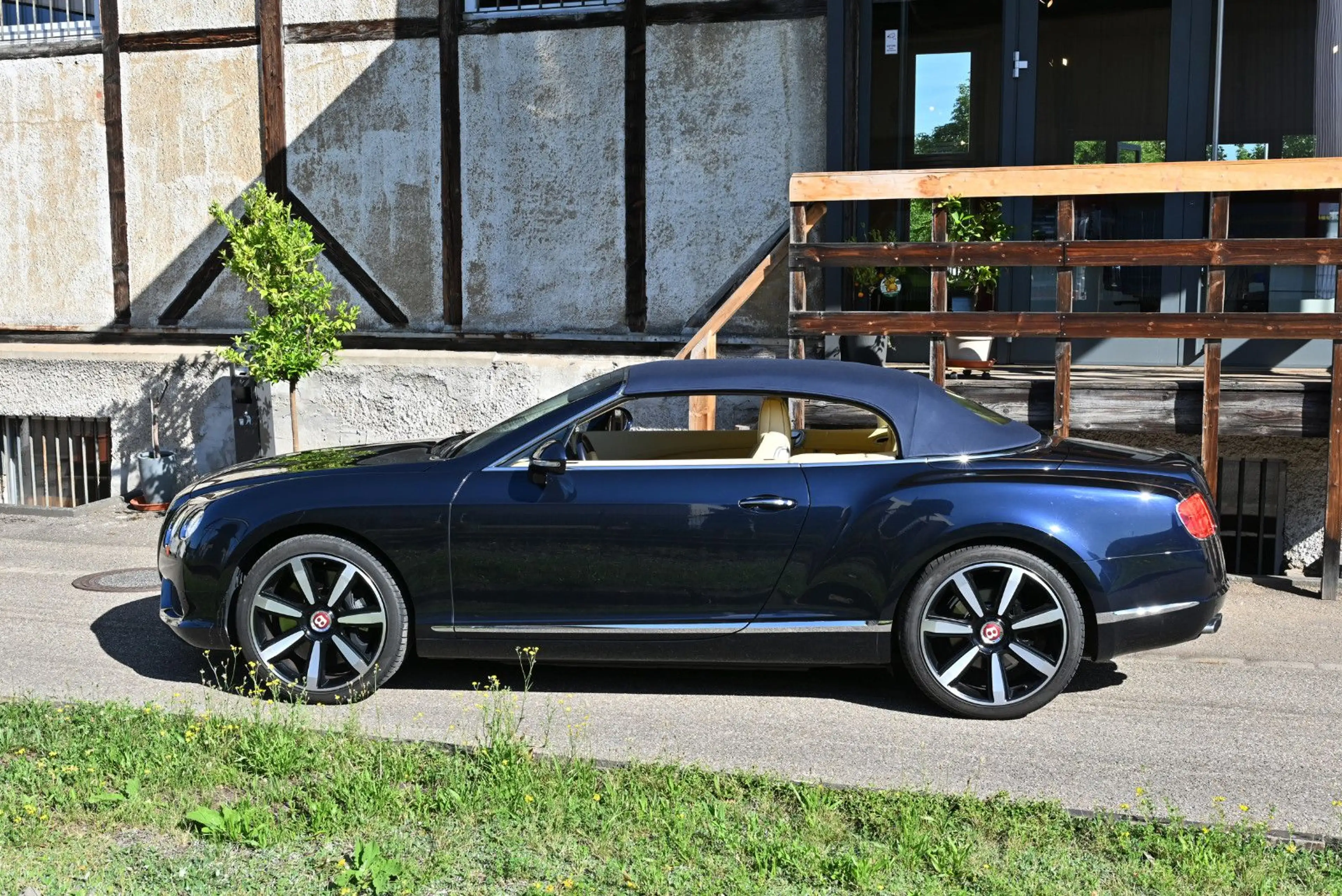 Bentley Continental GTC GTC V8/ACC/Mulliner/Kamera/Nackenwärmer/Garantie — photo 13