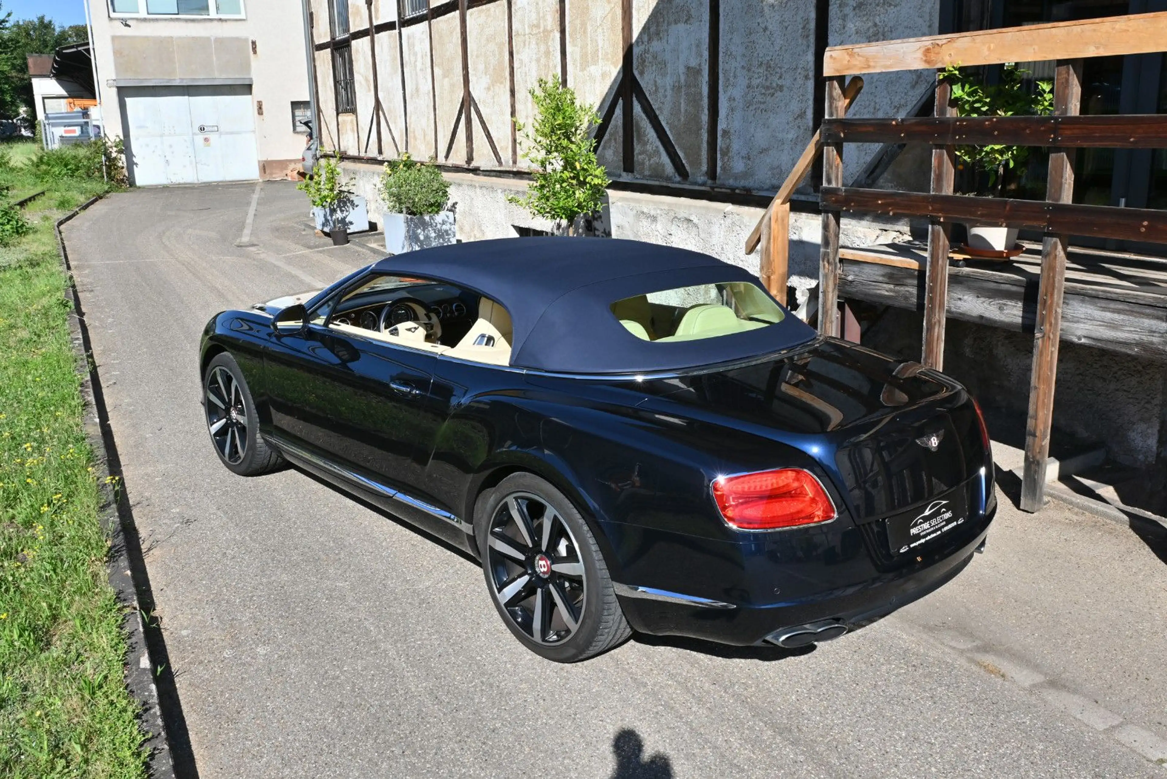 Bentley Continental GTC GTC V8/ACC/Mulliner/Kamera/Nackenwärmer/Garantie — photo 15