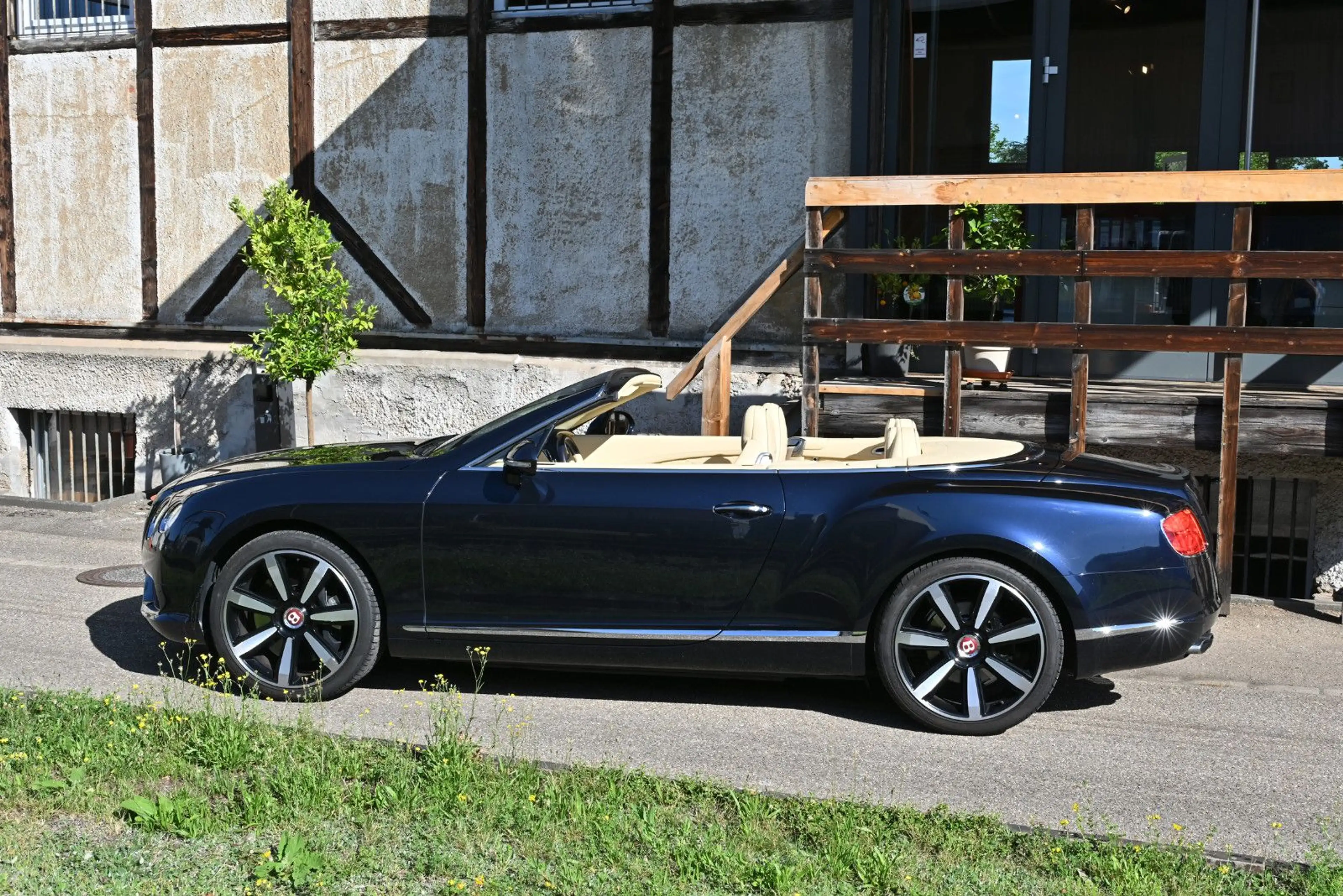 Bentley Continental GTC GTC V8/ACC/Mulliner/Kamera/Nackenwärmer/Garantie — photo 3