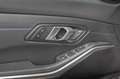 BMW 320 i Lim.*M Sport*KAM*HUD*eSitze*eDach*AHK! Noir - thumbnail 13