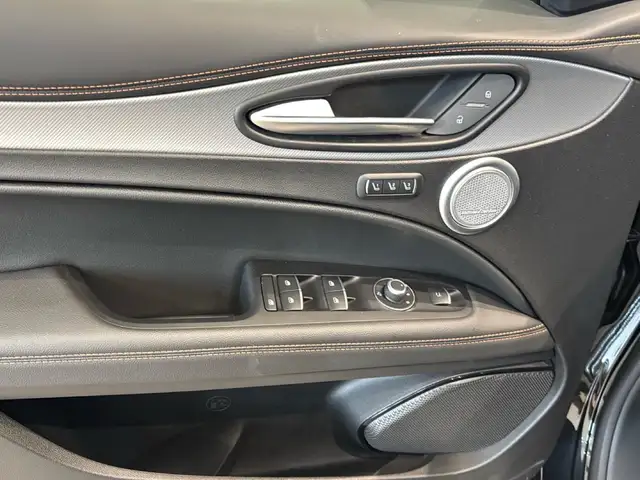 Alfa Romeo Stelvio view 15