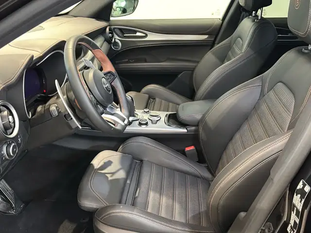 Alfa Romeo Stelvio view 9