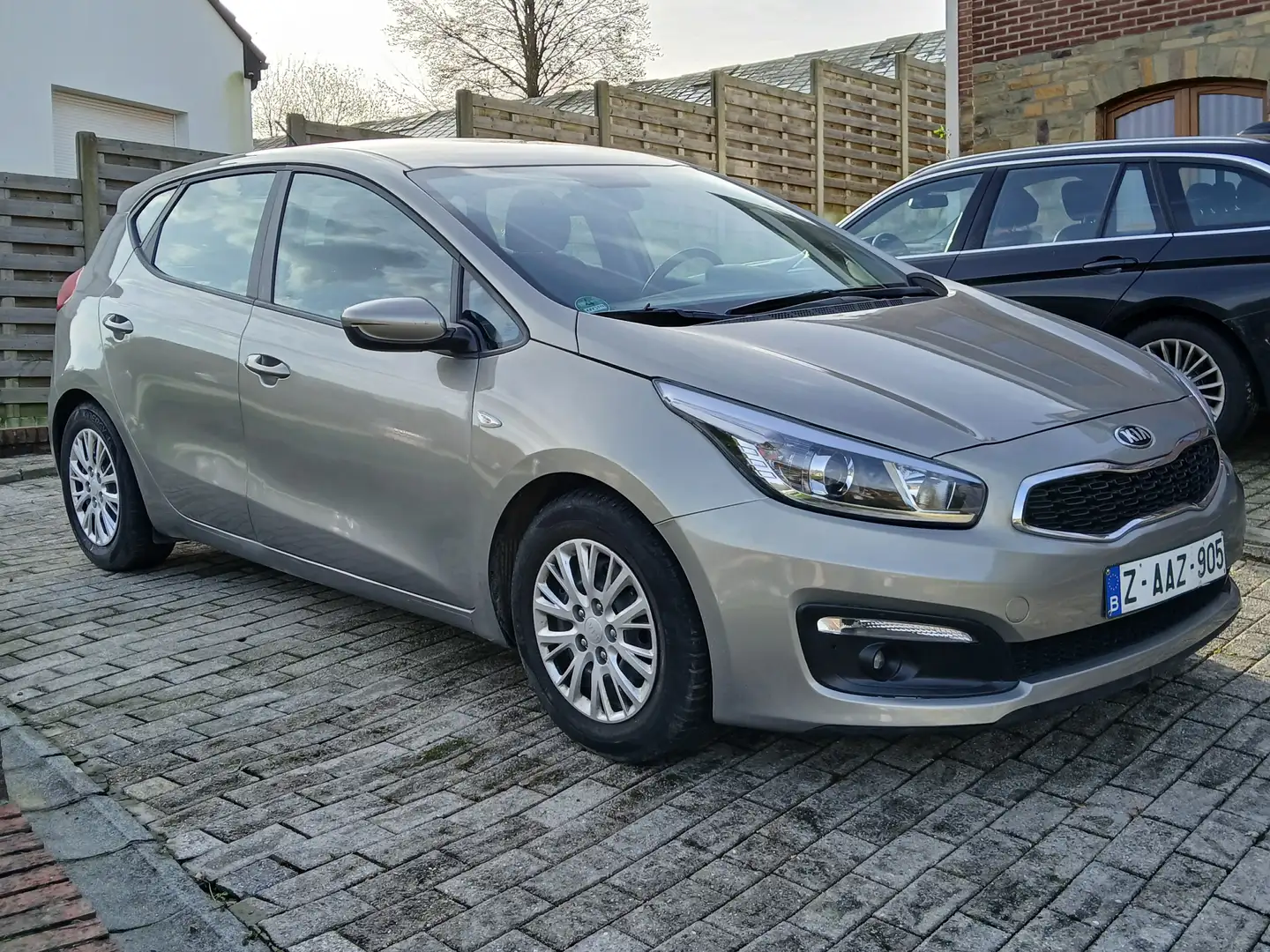 Kia Ceed / cee'd Cee'D 1.4i Access ISG Beige - 2