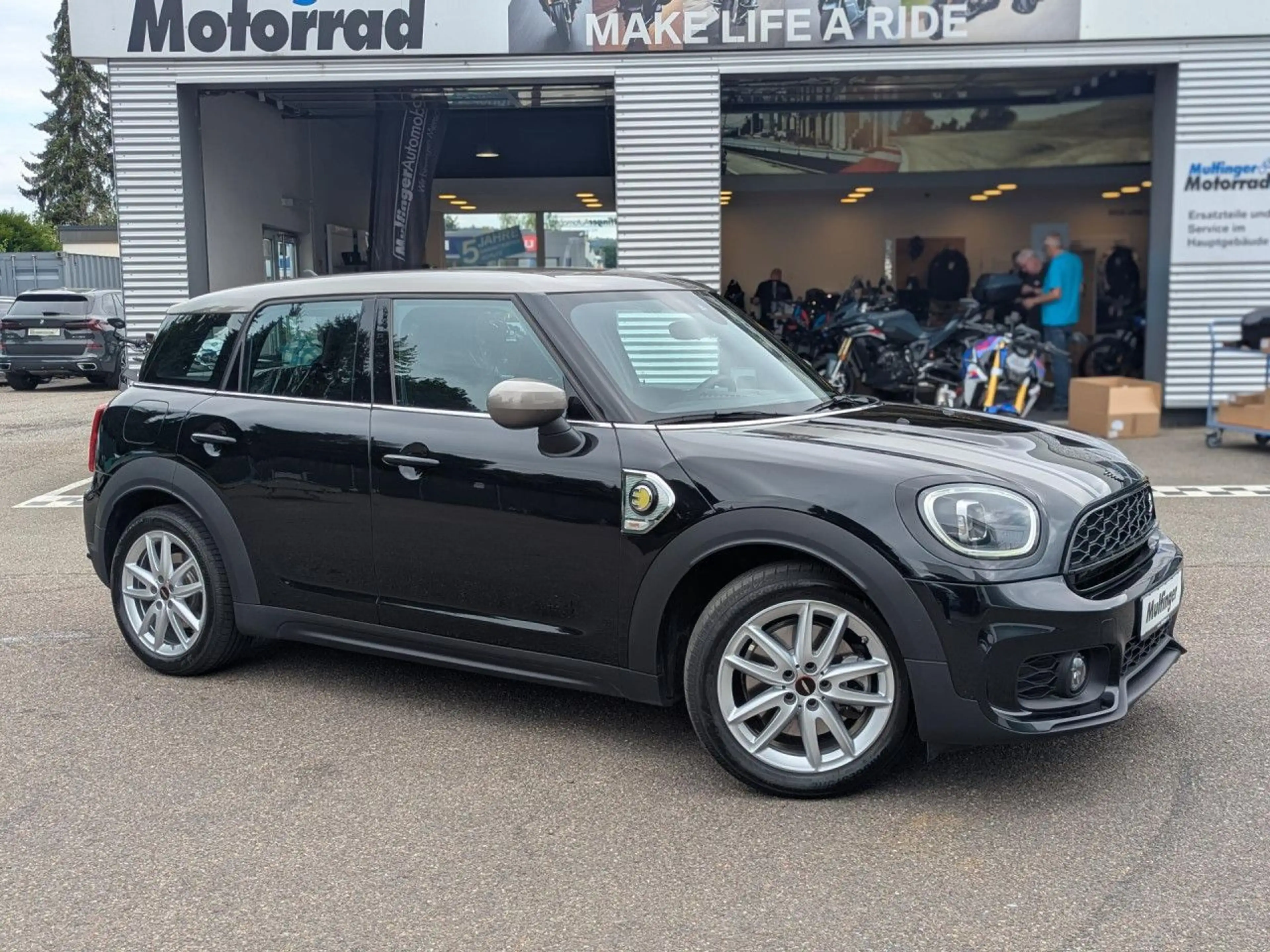 MINI Cooper SE Countryman All4 JCW Sitzh.Navi LED 18" — photo 4