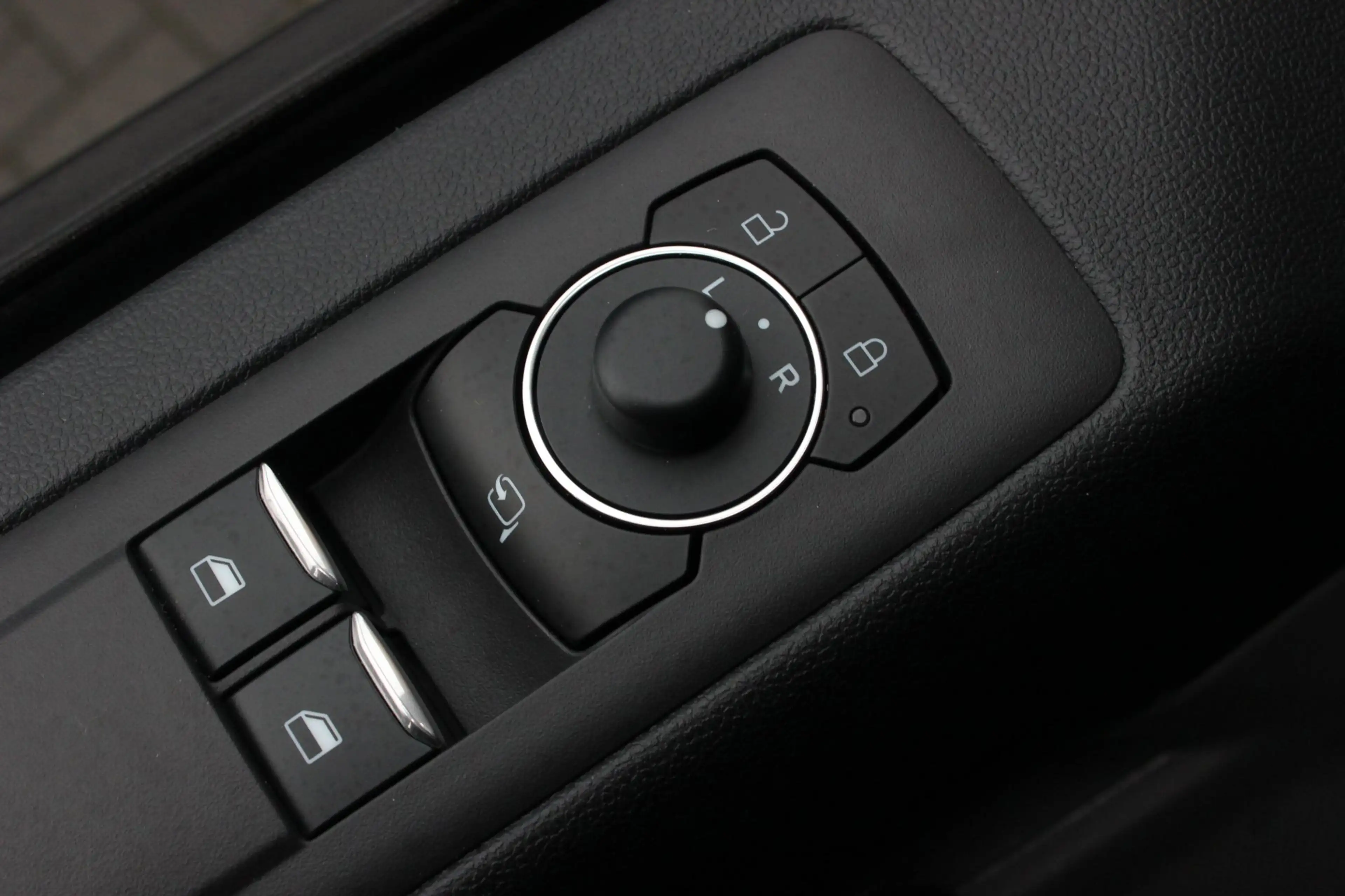 Ford E-Transit Cust. L2H1 Limited 71 kWh 218PK / JB- EDITON / CAM — photo 17