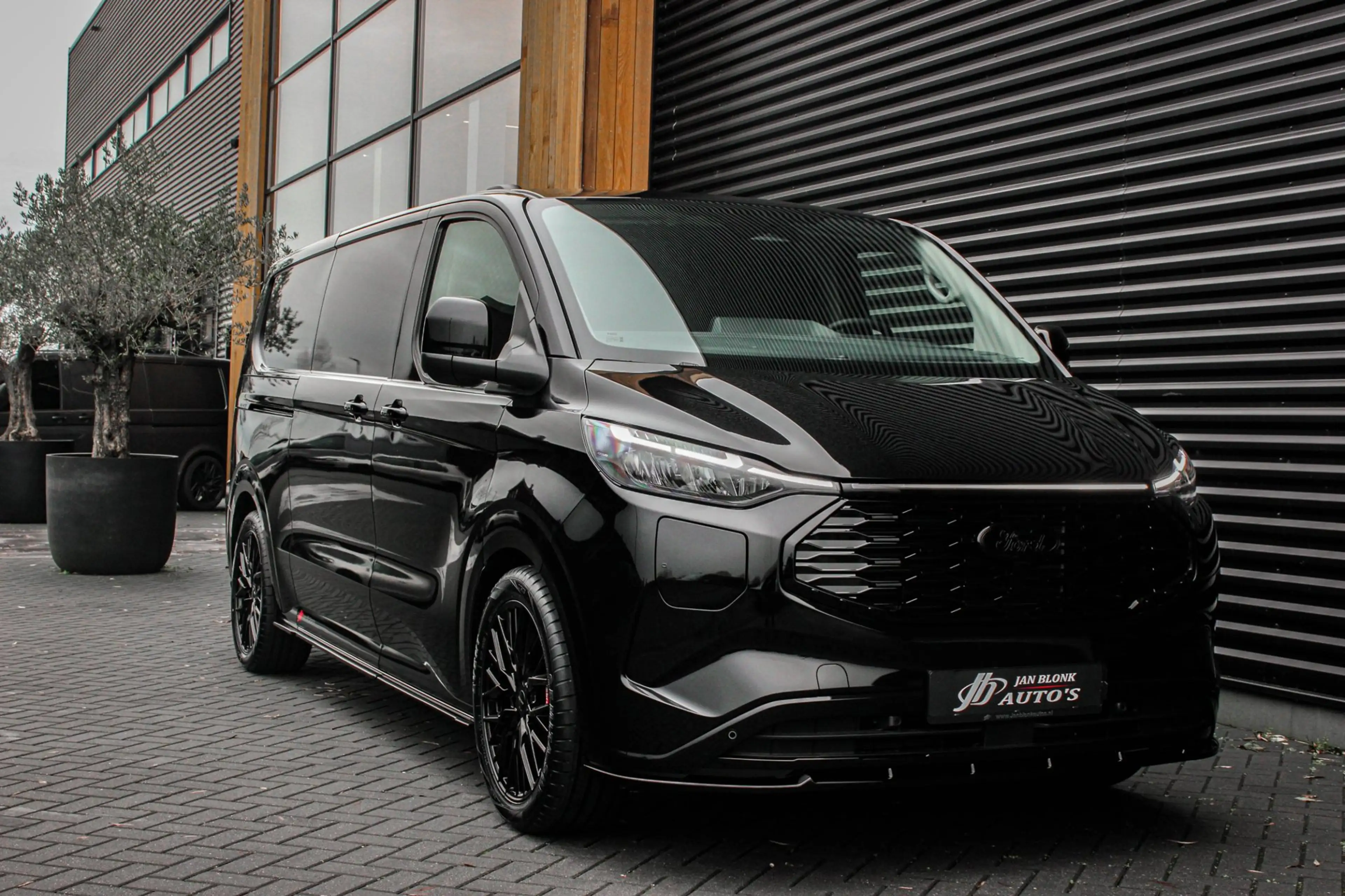 Ford E-Transit Cust. L2H1 Limited 71 kWh 218PK / JB- EDITON / CAM — photo 9