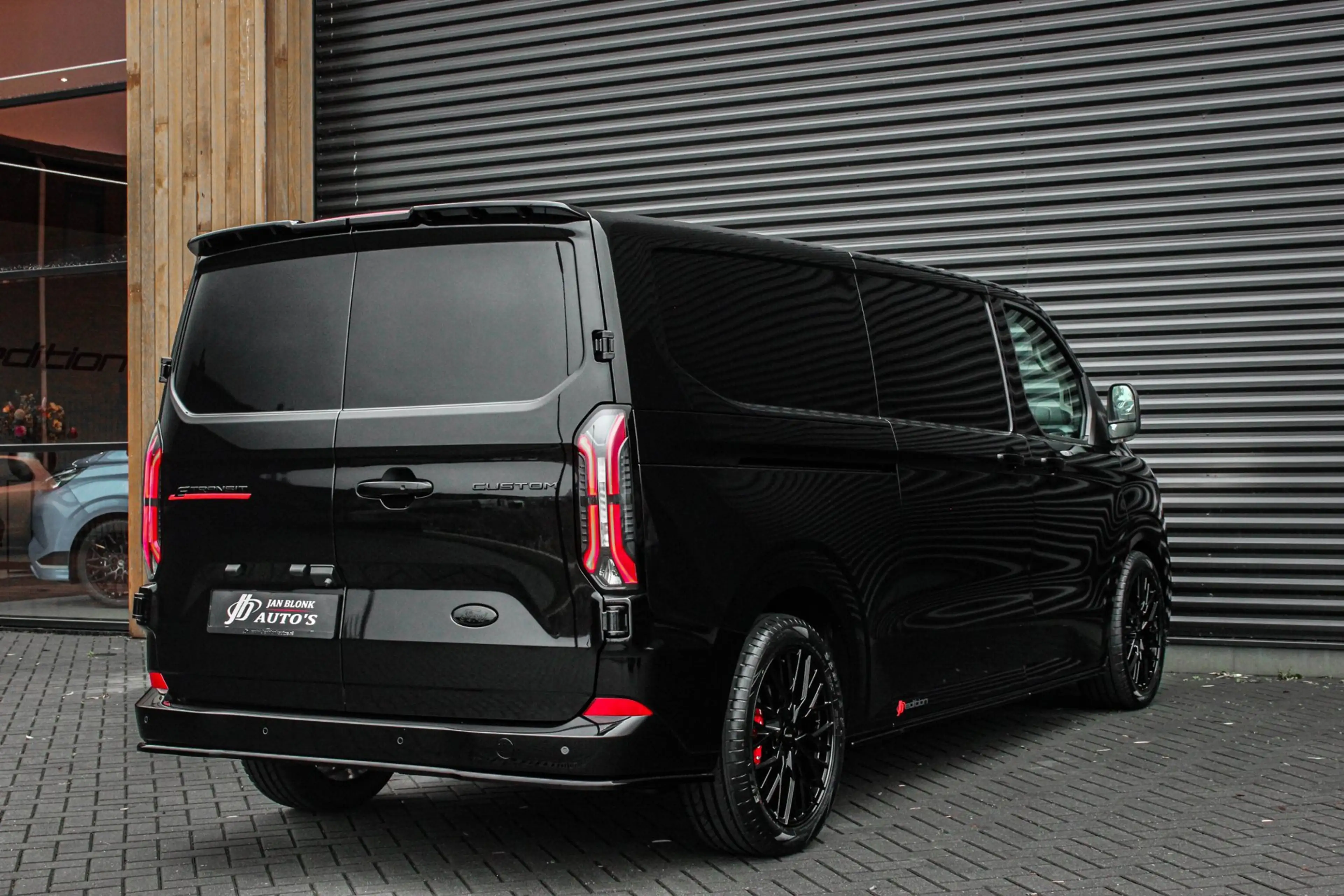 Ford E-Transit Cust. L2H1 Limited 71 kWh 218PK / JB- EDITON / CAM — photo 12