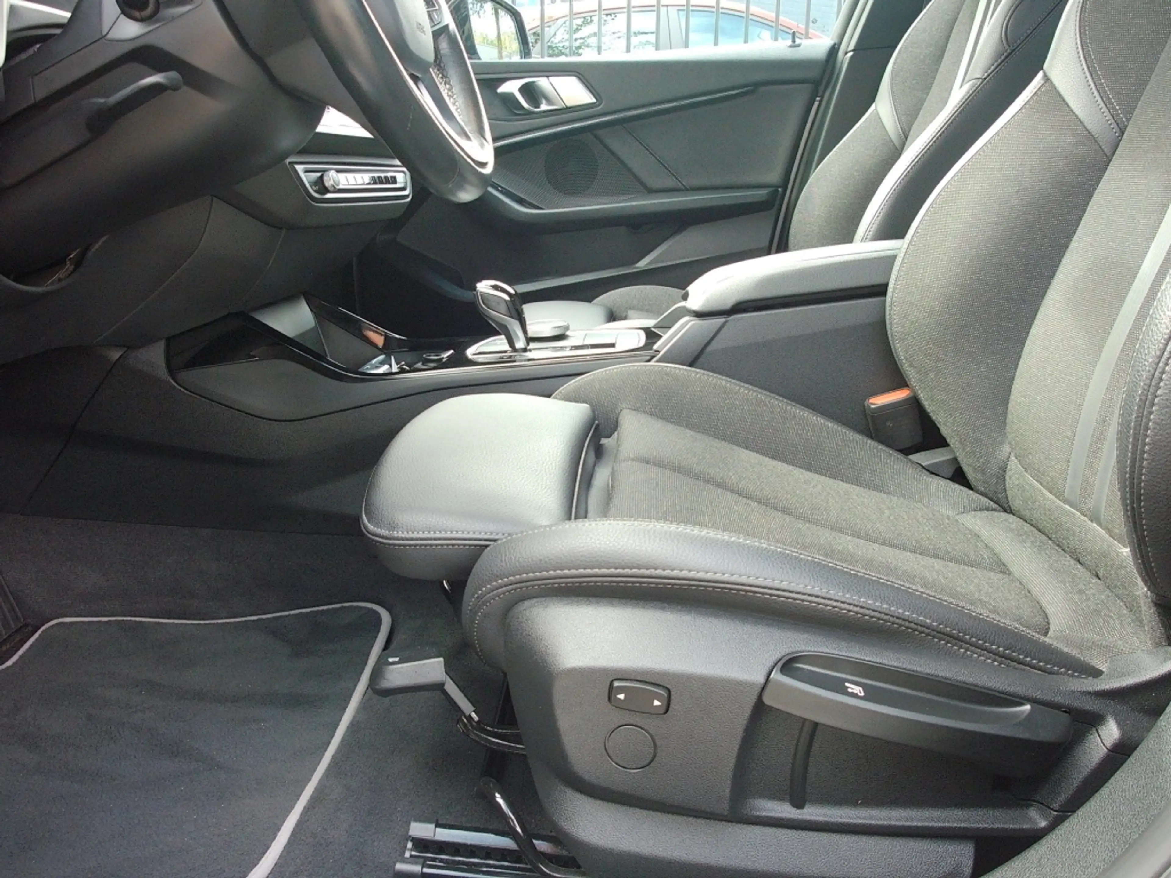 BMW 118 1-Serie (F40) 118i 136pk Aut Business Edition Plus — photo 23