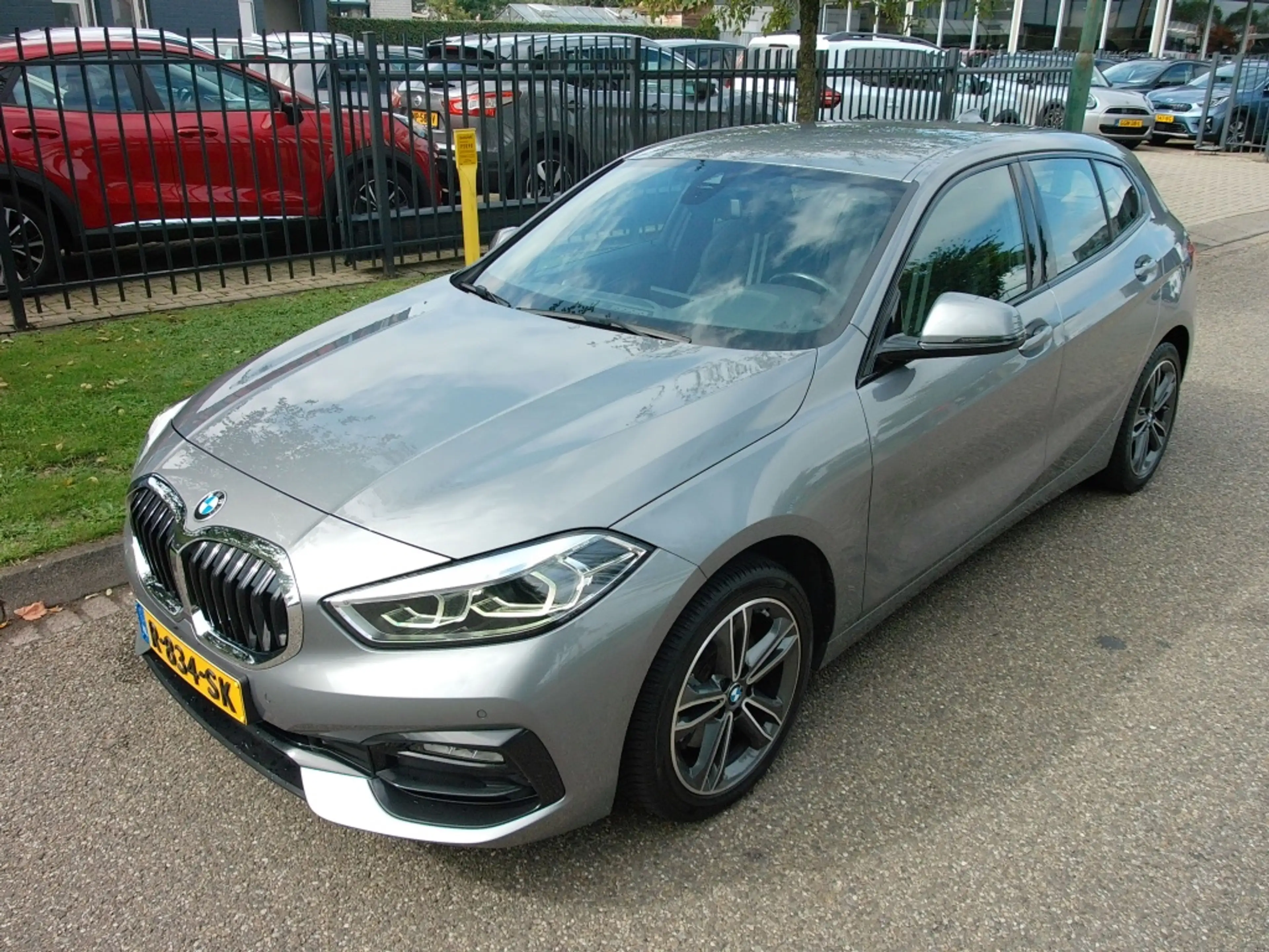 BMW 118 1-Serie (F40) 118i 136pk Aut Business Edition Plus — photo 2