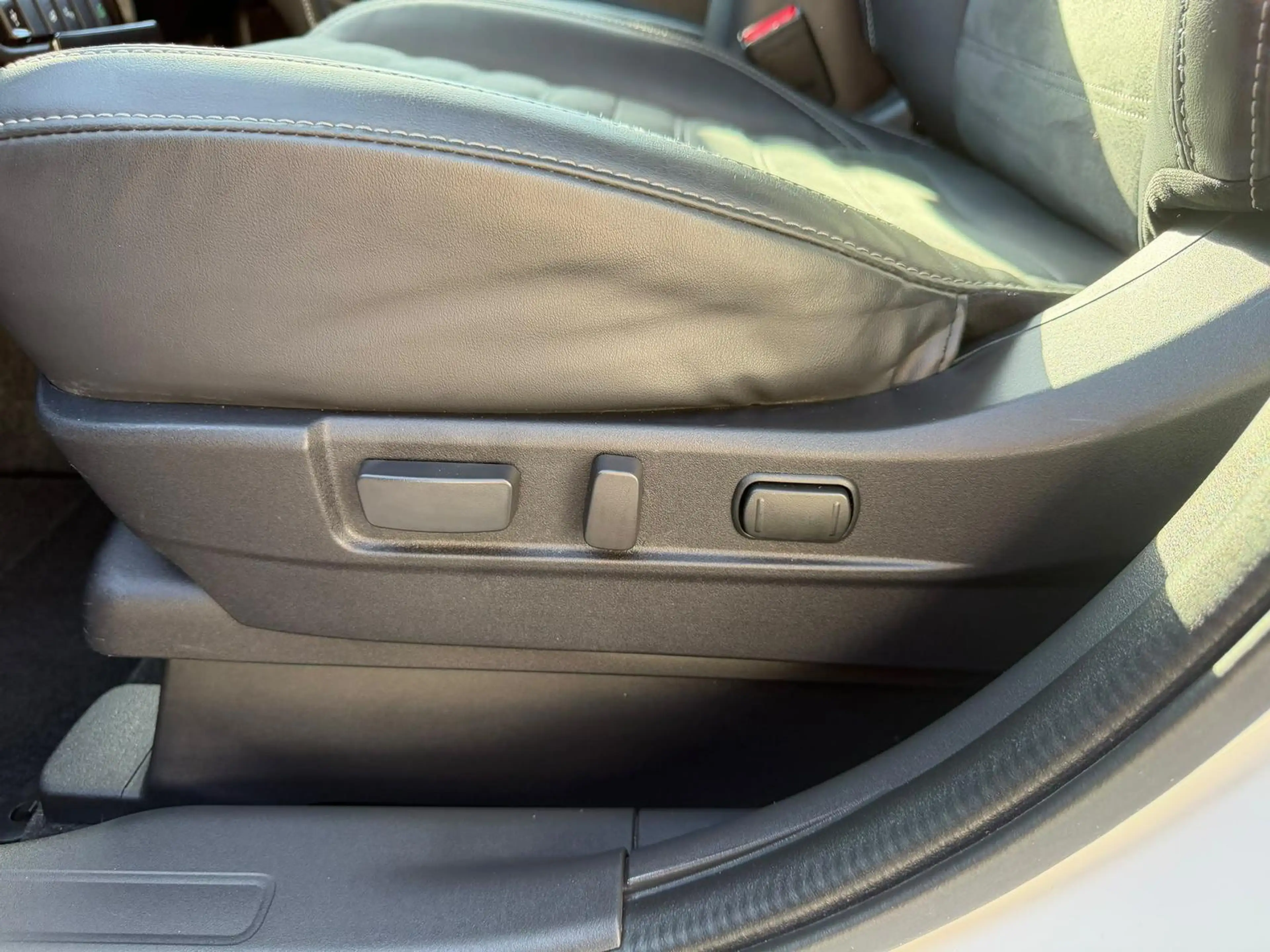 Mitsubishi Outlander 2.0 MIVEC 4WD *Navi*LED*Kamera*Alu* — photo 14