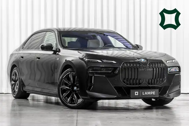 BMW i7 xDrive60 M Sport Pro Individual Executive Massage SkyLounge
