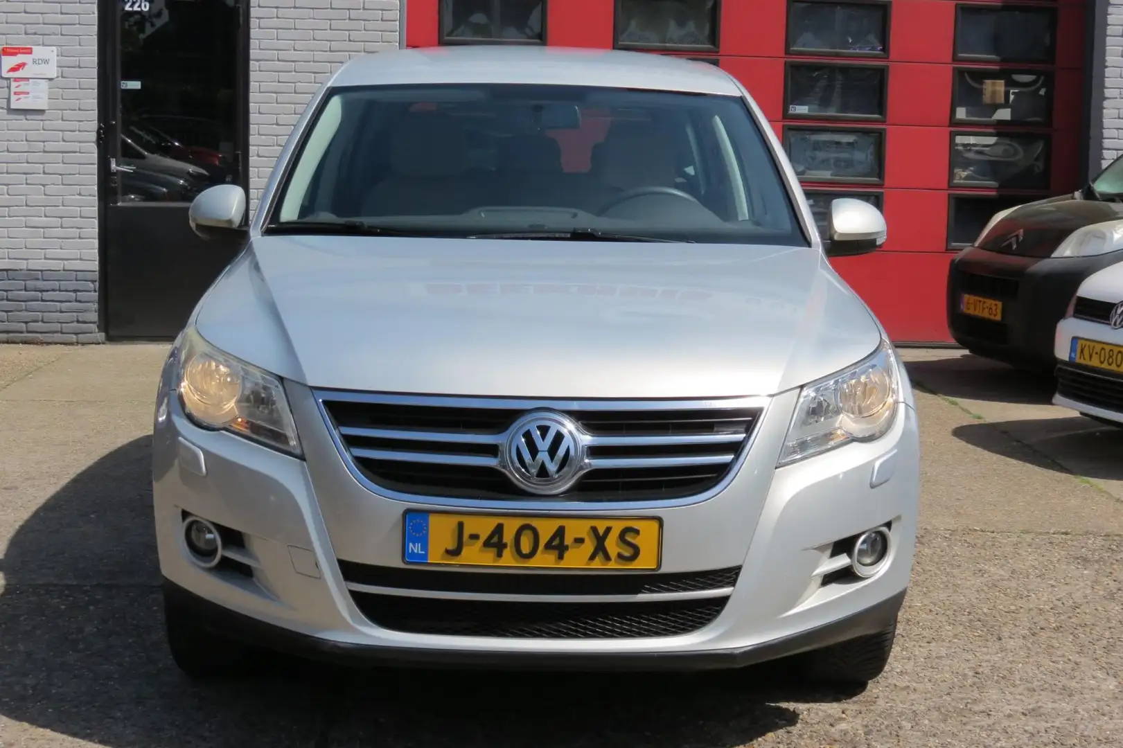 Volkswagen Tiguan 2.0 TSI Sport&Style 4Motion ,AUTOMAAT , 4x4 Grijs - 2