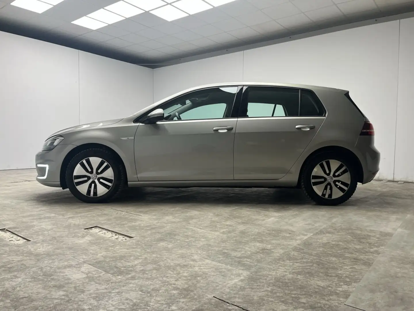 Volkswagen Golf VII e-Golf Klima Navi Einparkhilfe Fenster el. Silber - 2