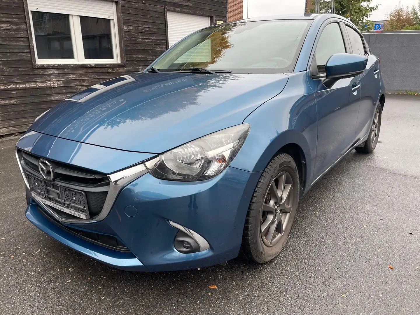 Mazda 2 Lim. 1.5 Takumi NAVI*RFK*TEMP*BT*SPURHA*STZHZG Blau - 1
