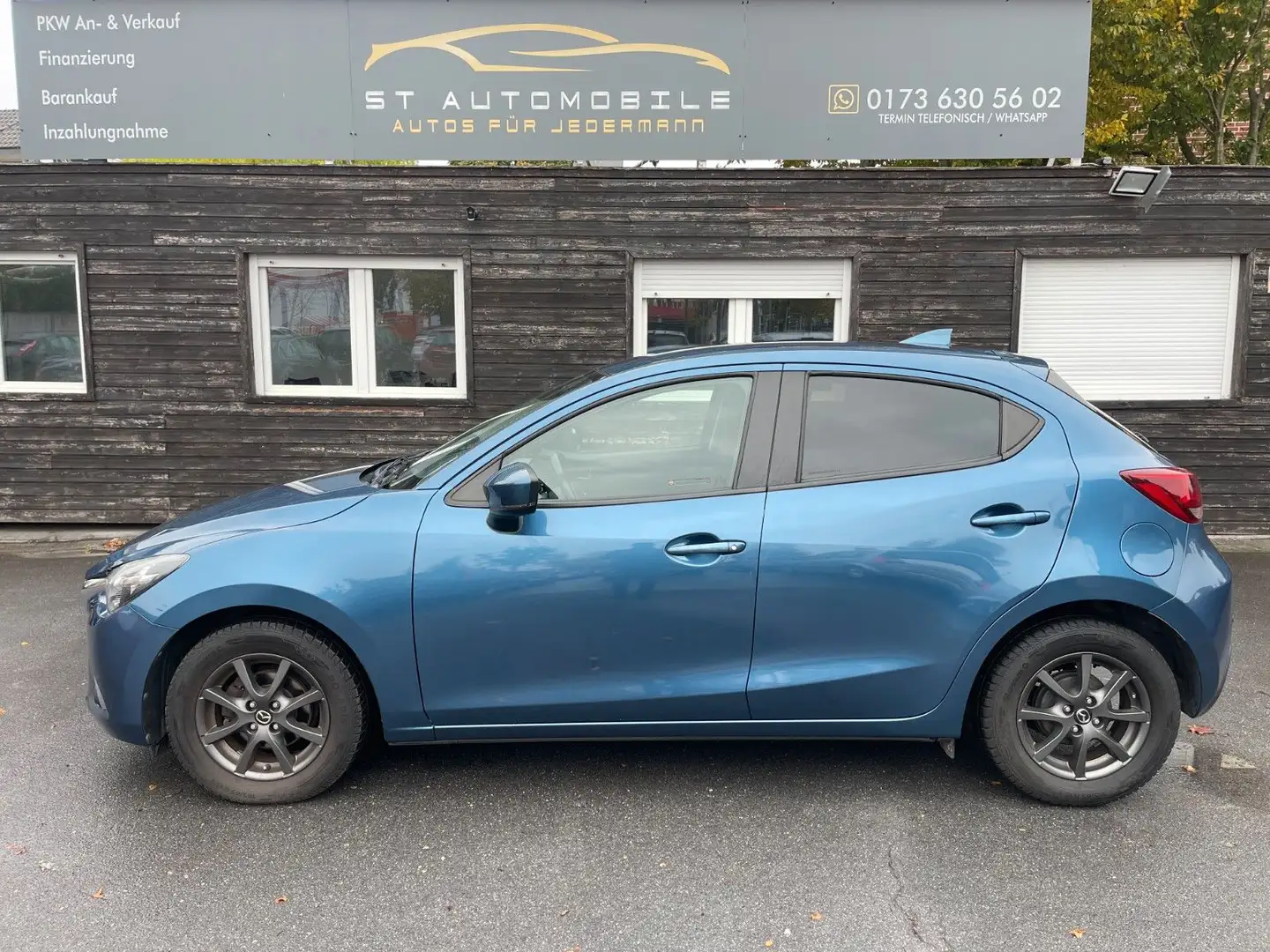 Mazda 2 Lim. 1.5 Takumi NAVI*RFK*TEMP*BT*SPURHA*STZHZG Blau - 2