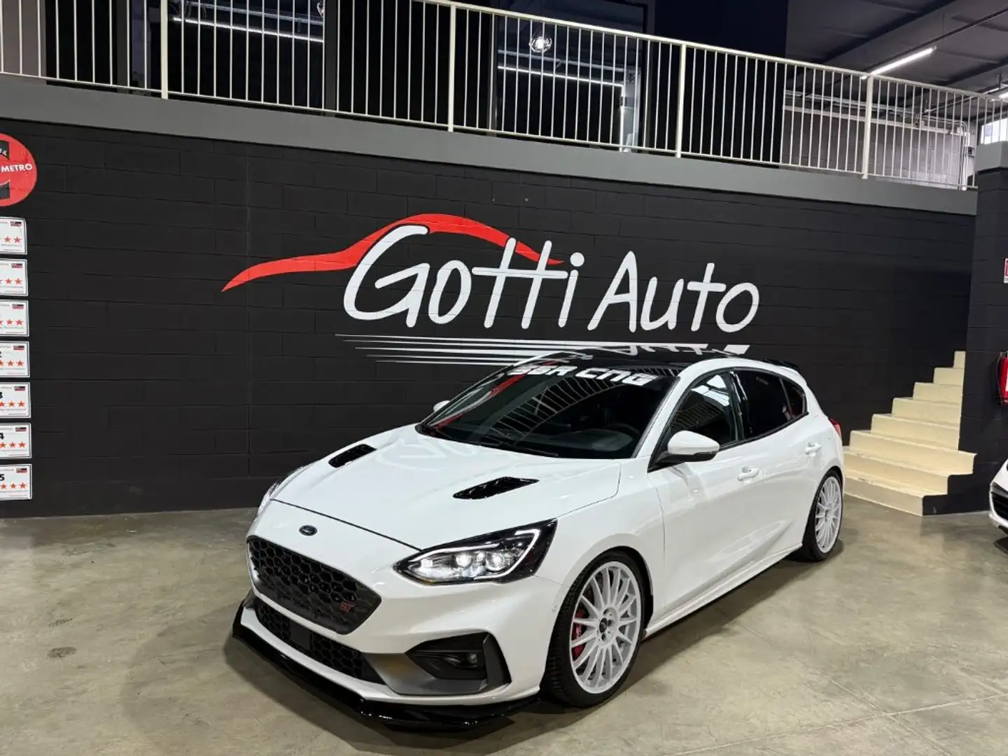 Ford Focus KIT REVO UNICOPROPRIETARIO Blanco - 1
