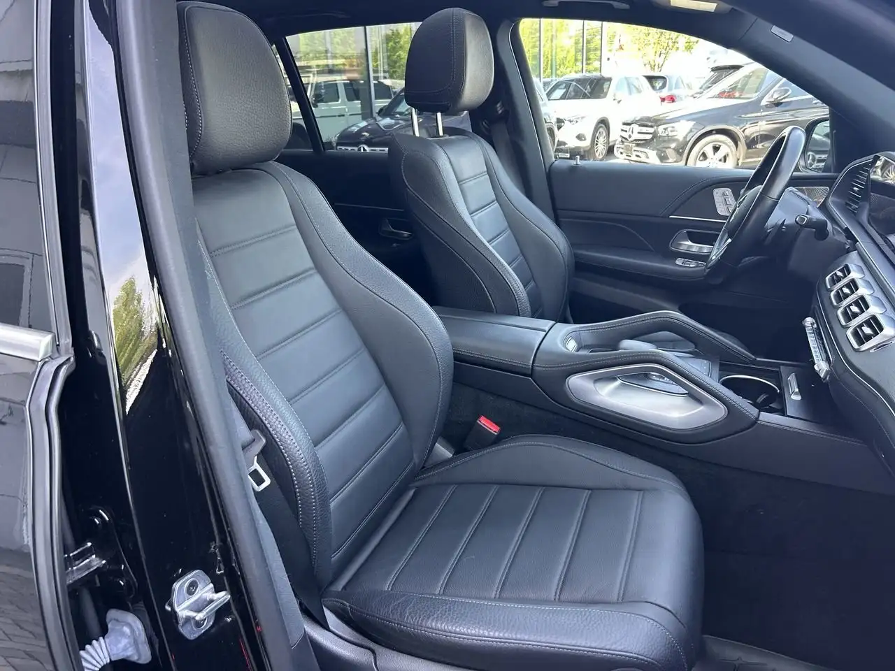Mercedes-Benz GLE снимка Mercedes-Benz GLE