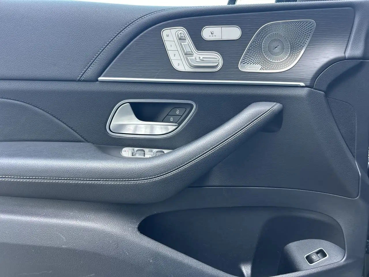 Mercedes-Benz GLE снимка Mercedes-Benz GLE