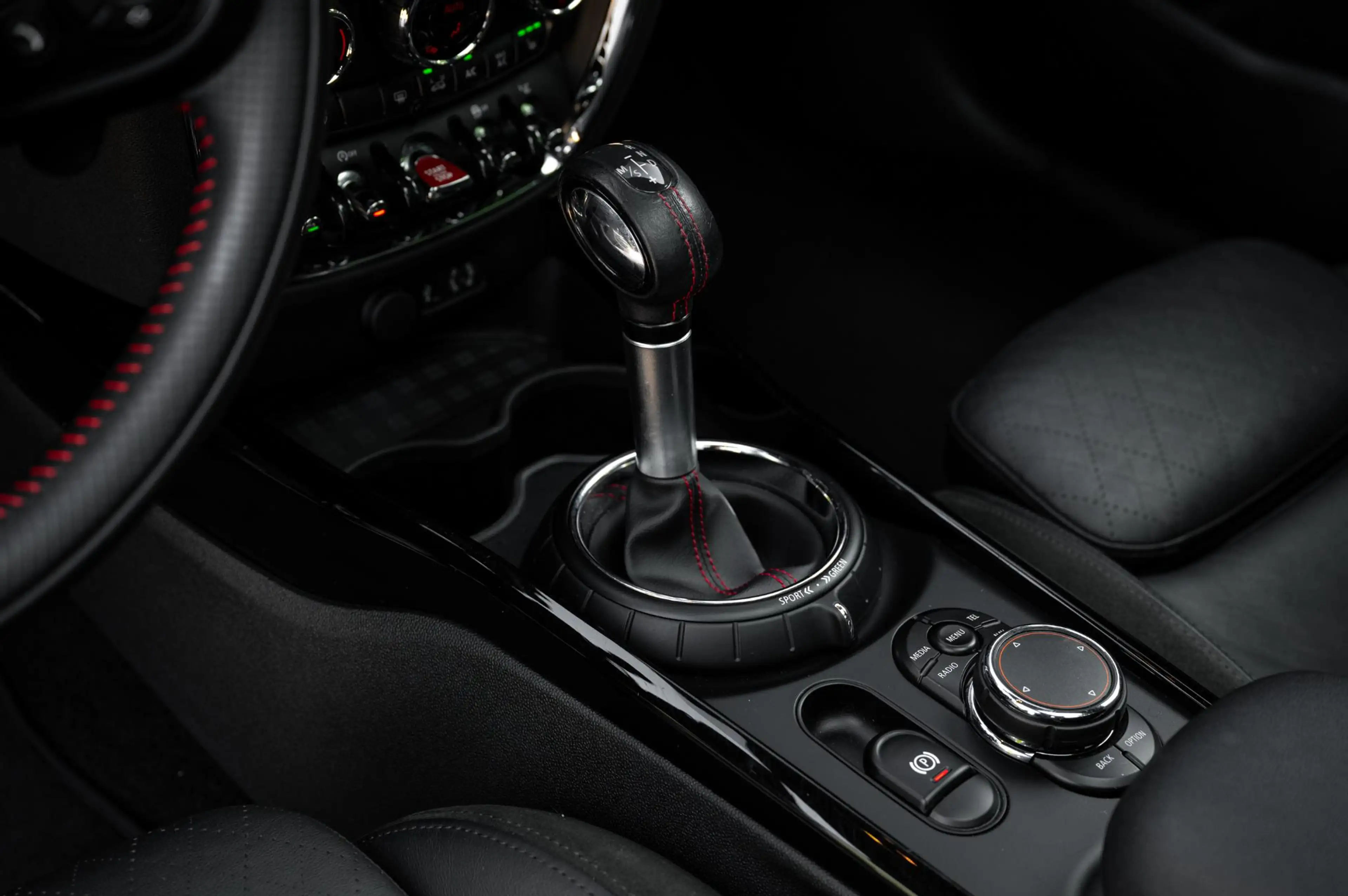 MINI Cooper S Clubman Mini 2.0 192pk |JCW-Pakket|HUD|Pano|Memory| — photo 16