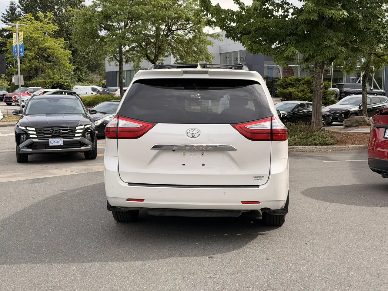 Toyota Sienna снимка Toyota Sienna