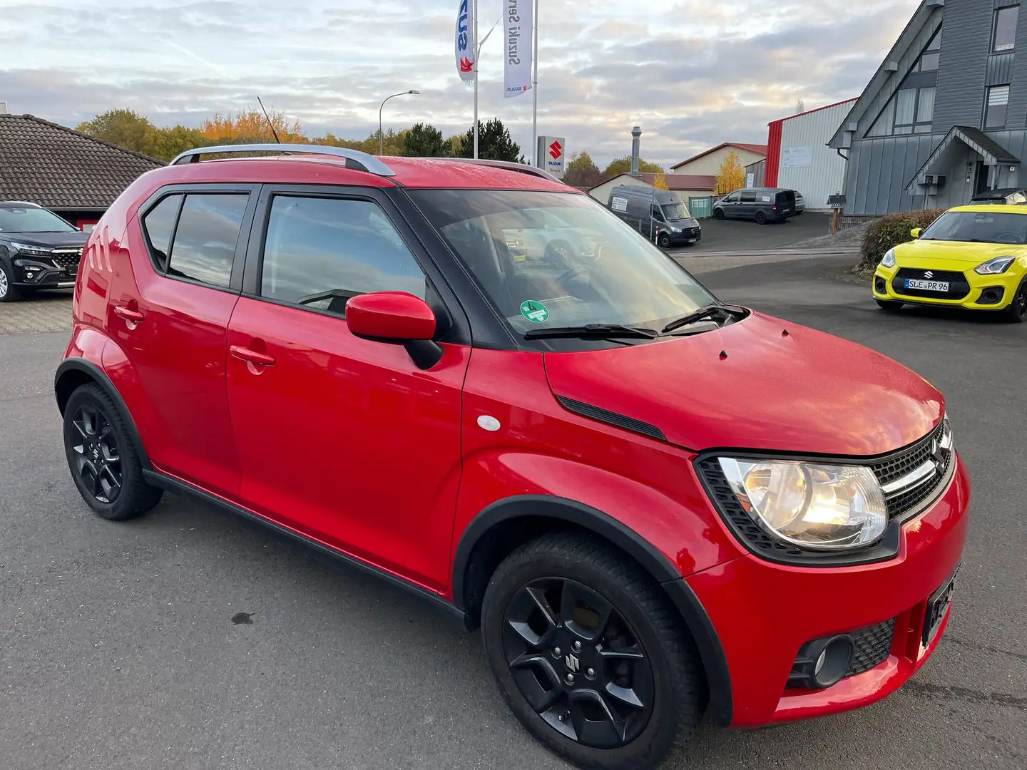 Suzuki Ignis Ignis Dualjet Allgrip Comfort Rot - 2