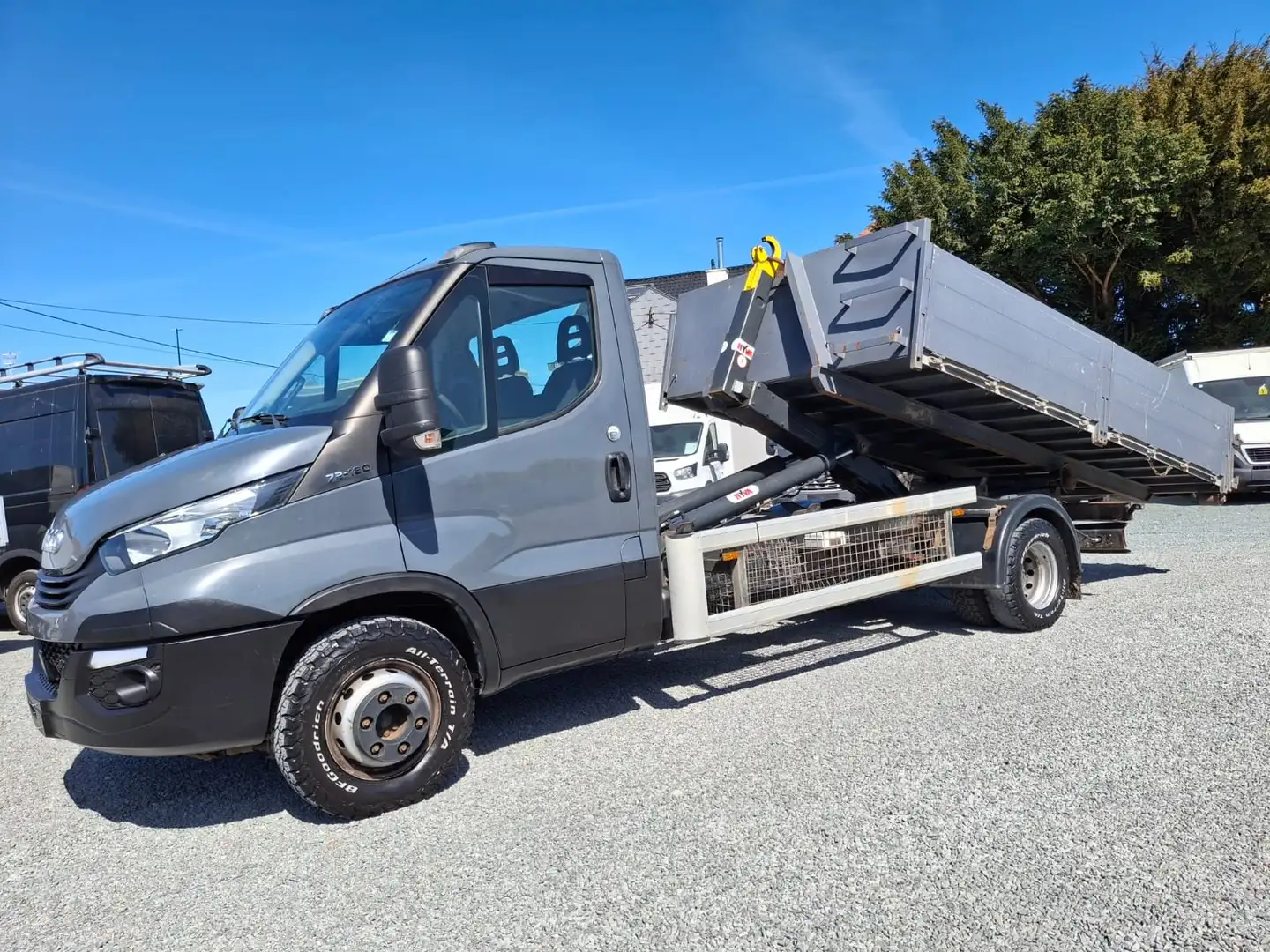 Iveco Daily 70C18 Ampliroll 3.0 Gris - 1