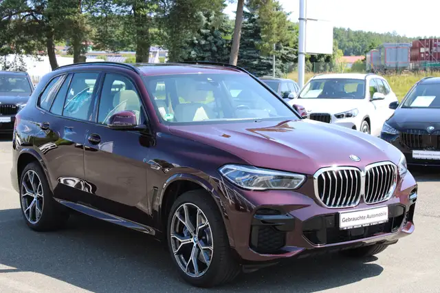 BMW X5 Xdrive45e view 3