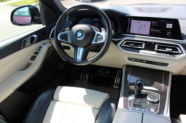 BMW X5 Xdrive45e view 12