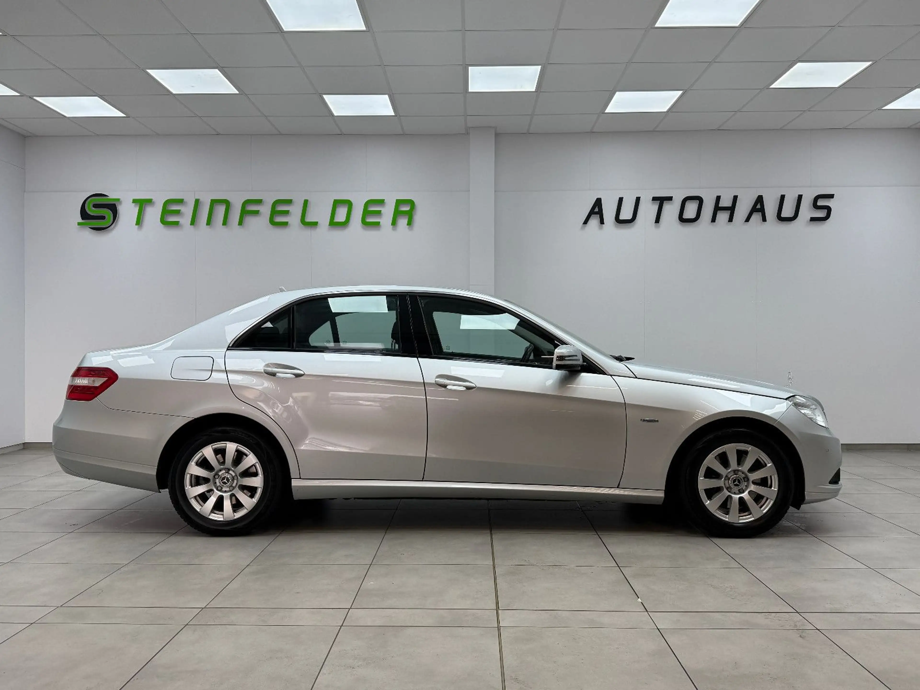 Mercedes-Benz E 250 Limousine CDI TEMPOMAT / ELEKTR. SITZE /BT — photo 8