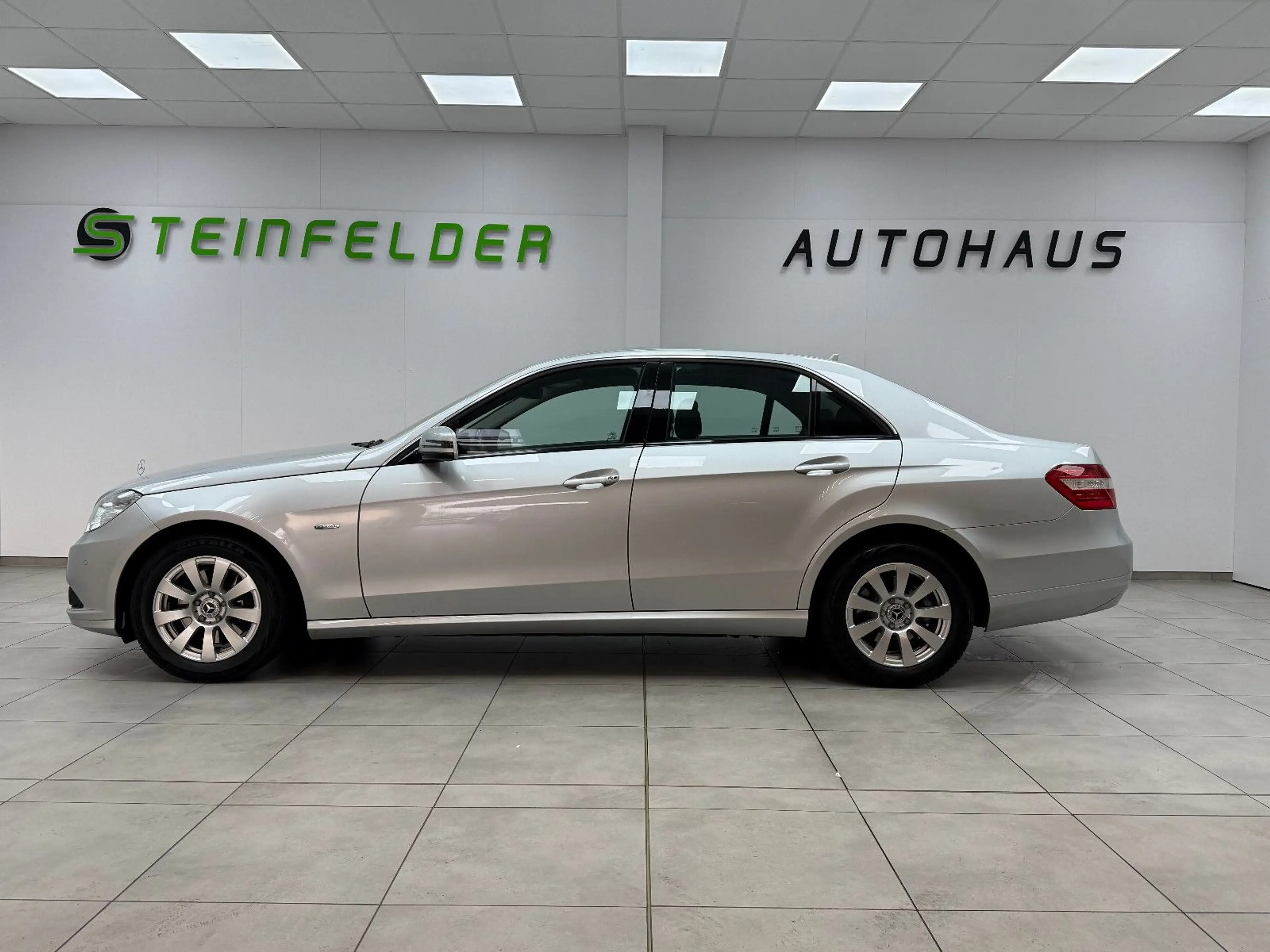 Mercedes-Benz E 250 Limousine CDI TEMPOMAT / ELEKTR. SITZE /BT — photo 4