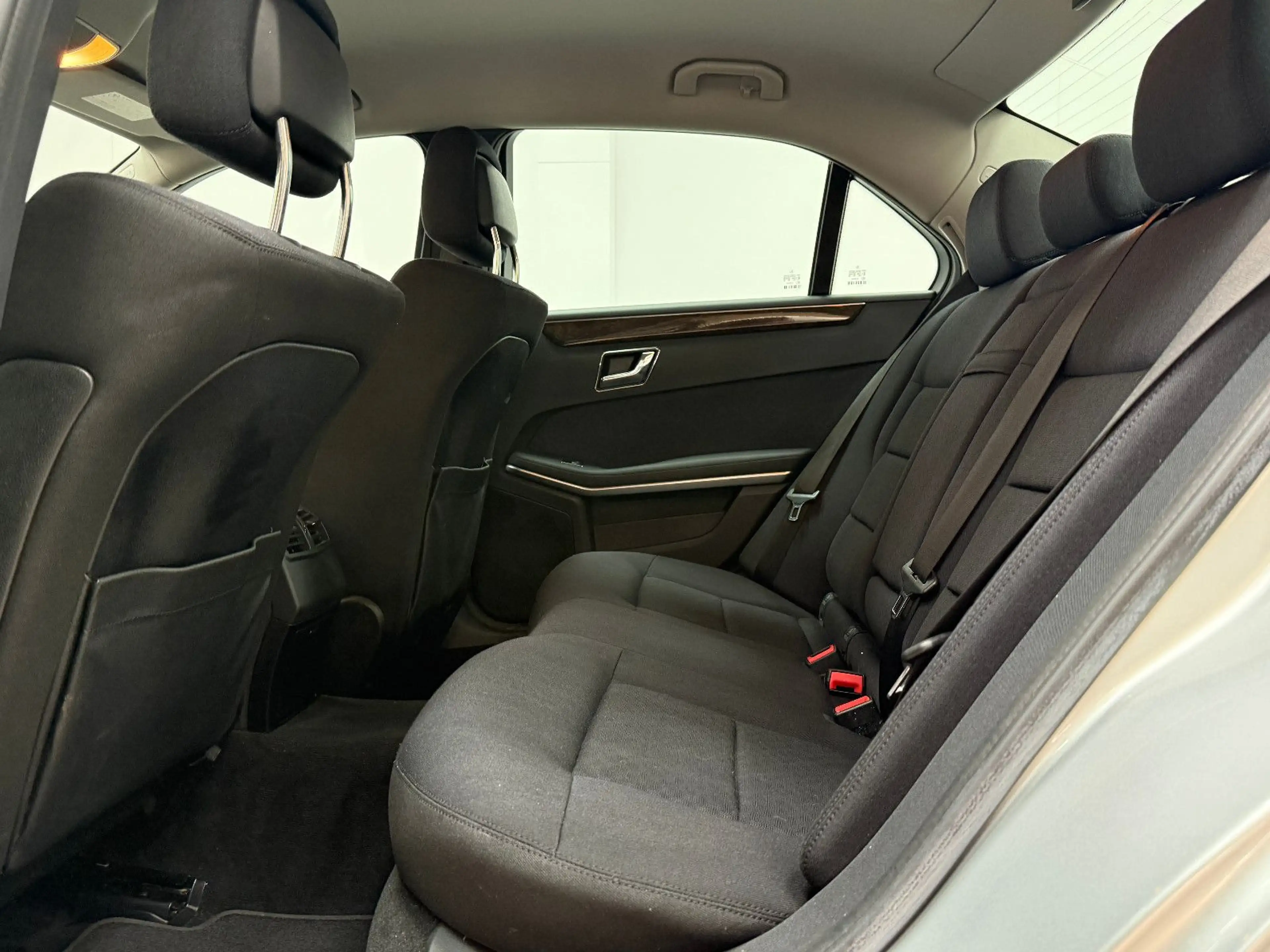 Mercedes-Benz E 250 Limousine CDI TEMPOMAT / ELEKTR. SITZE /BT — photo 13