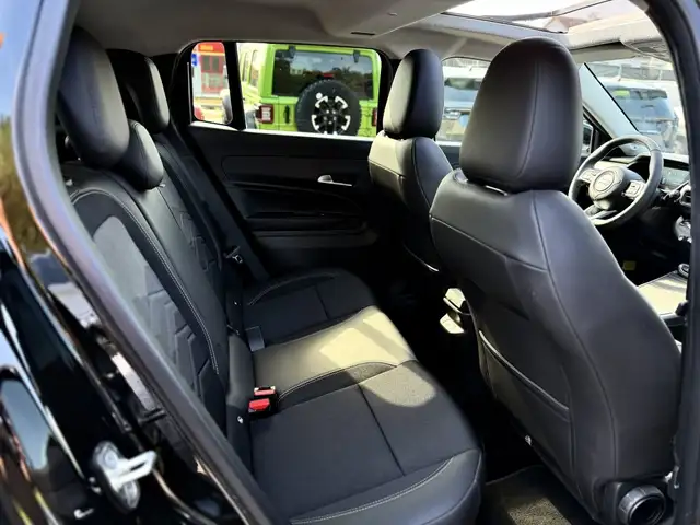 Jeep Avenger view 9
