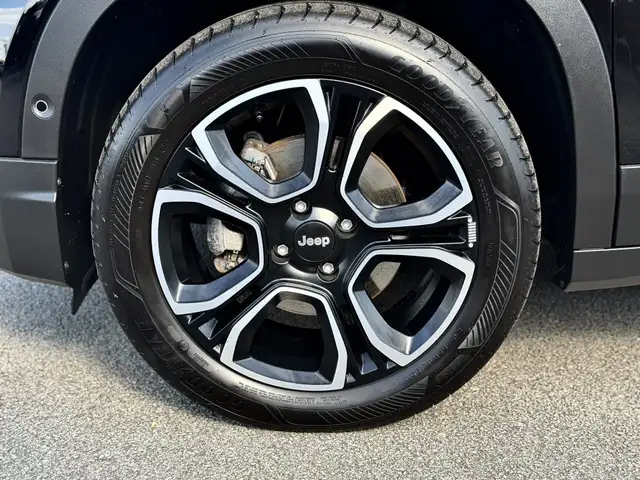 Jeep Avenger view 4