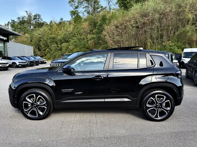 Jeep Avenger view 5