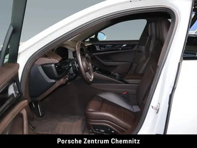 Porsche Panamera view 12